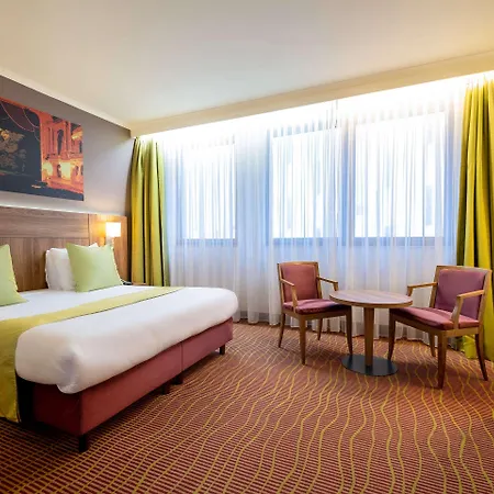 Opera Centrum 4*