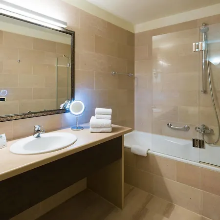 Opera Centrum Hotell 4*